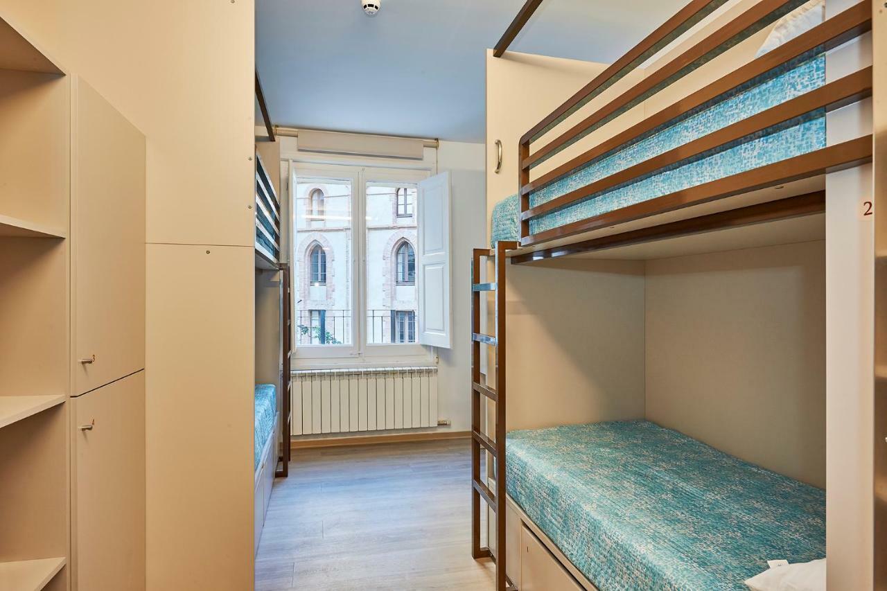 Alberg Abat Oliba Monistrol de Montserrat 外观 照片 Hostel room in Rome, Italy
